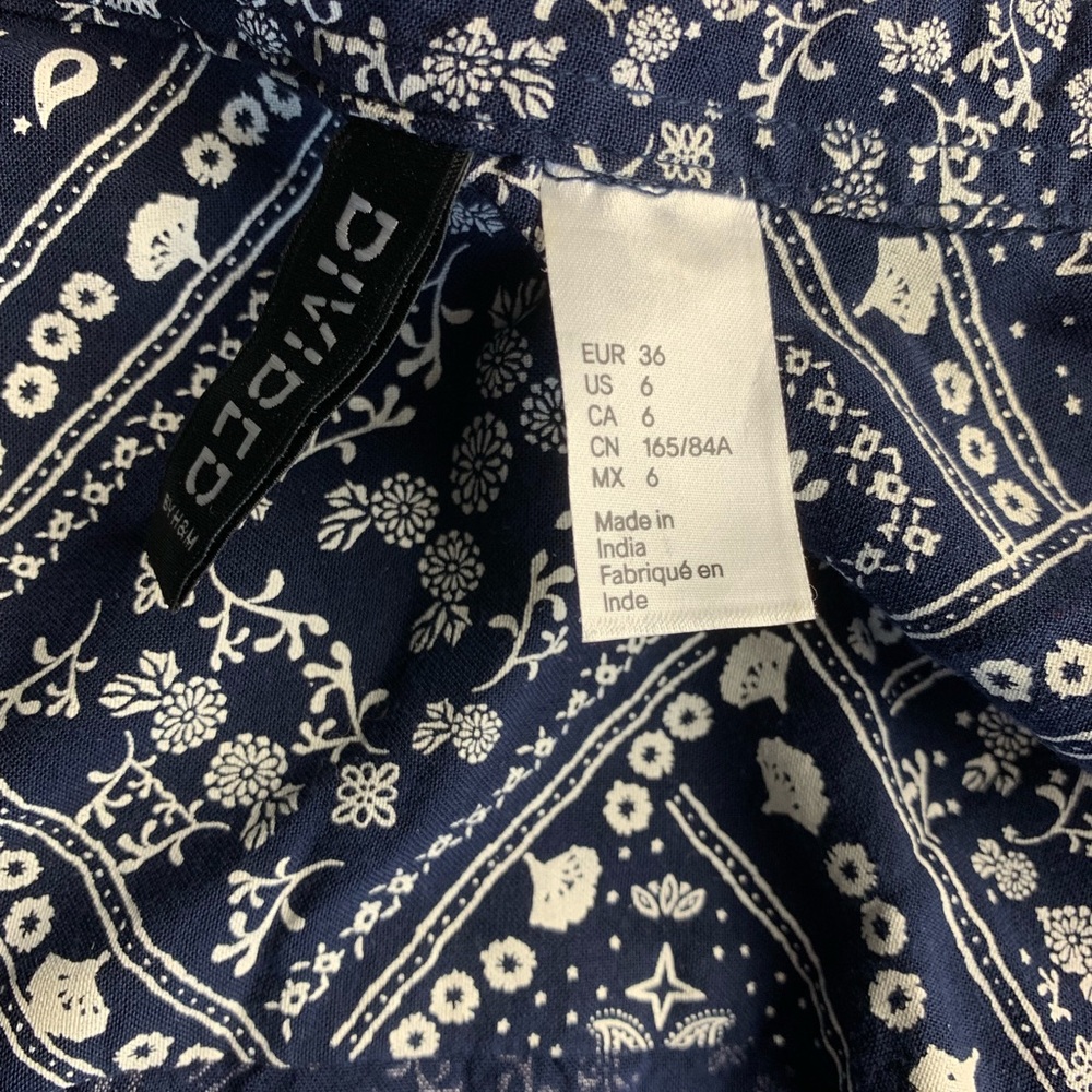 H&M Divided cropped button down - Picture 3 of 4